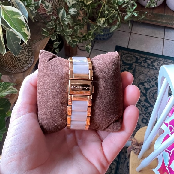 Michael Kors Watch - Picture 3 of 4